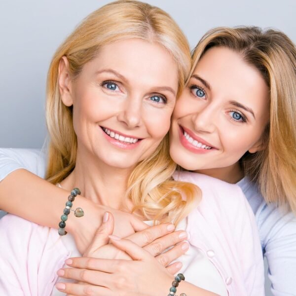 Healing Crystal Bracelet for Women, 8 mm Natural Gemstone Beaded Bracelet, Love Heart Bracelet Jewelry Gifts for Birthday Mothers Day Valentine's Day Anniversary